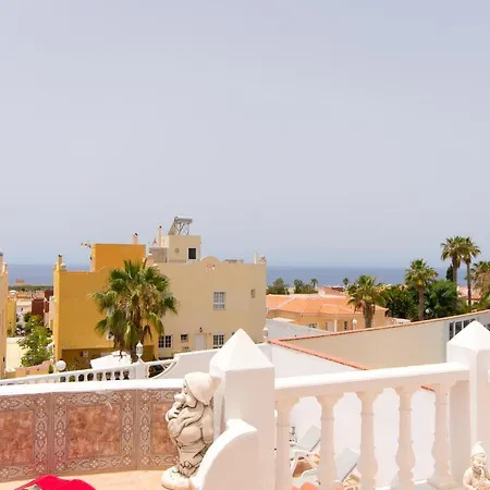 Villa Salvaje - *